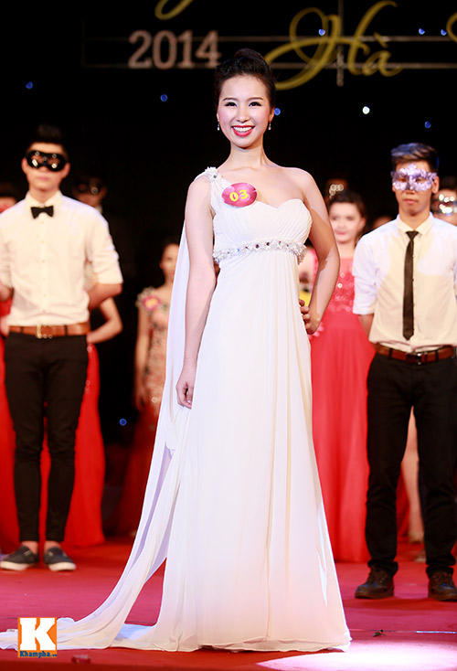 Nữ sinh Duyên dáng Hà thành yêu kiều với đầm dạ hội - 3