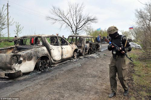 Ukraine: Chiến binh thân Nga ra lệnh giới nghiêm - 3