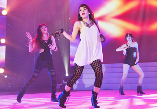 Thí sinh Idol, X Factor cùng đấu hit khủng - 4