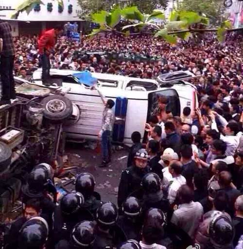 TQ: Hàng ngàn người vây đánh trọng thương 5 viên chức - 3