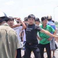 Tin tức trong ngày - Vụ dân vây bãi rác: Tạm thời đổ rác ở trạm trung chuyển