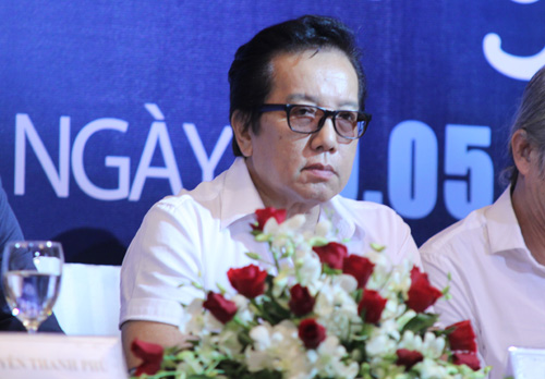 Bà xã âm thầm hộ tống Elvis Phương - 4