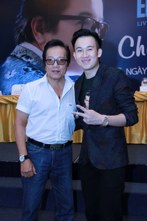 Bà xã âm thầm hộ tống Elvis Phương - 5