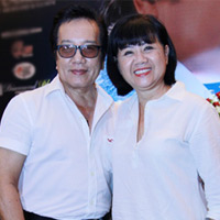 Ca nhạc - MTV - Bà xã âm thầm hộ tống Elvis Phương