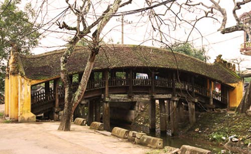 Tuyệt tác kiến trúc cầu Ngói cổ đẹp nhất Việt Nam - 1