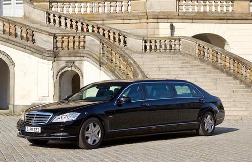 Mercedes-Benz S-Class Pullman lần đầu lộ diện - 4