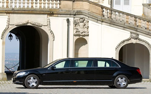 Mercedes-Benz S-Class Pullman lần đầu lộ diện - 7