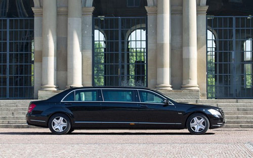 Mercedes-Benz S-Class Pullman lần đầu lộ diện - 8