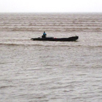 Tin tức trong ngày - Thanh Hóa: Tàu chở 50 ngư dân bị sóng đánh chìm