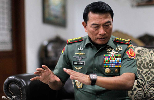 Tướng Indonesia gặp rắc rối vì đeo đồng hồ hàng hiệu - 1