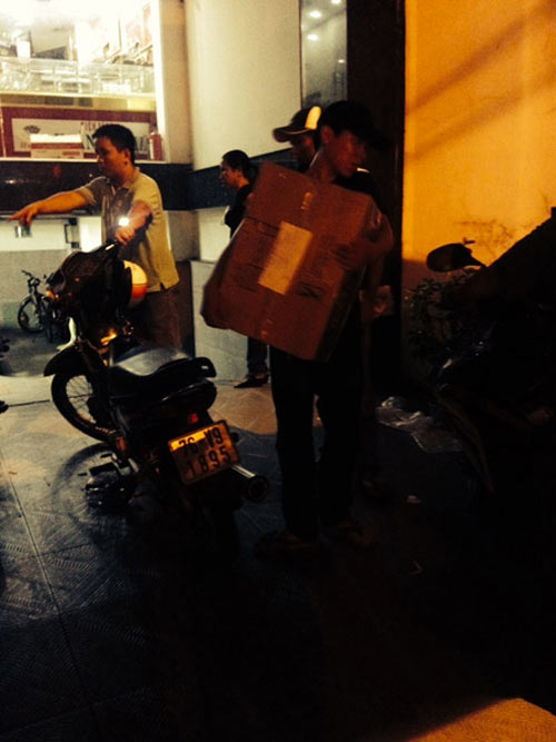 CA khám tiệm vàng, tạm giữ 559 lượng, hàng ngàn ngoại tệ - 2