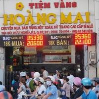 Pháp luật - Vụ khám tiệm vàng tại Bình Thạnh: Chủ tiệm phản ứng