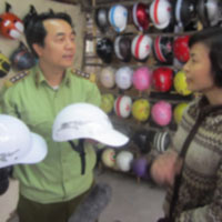 Thị trường - Tiêu dùng - Mũ bảo hiểm rởm lại vào tầm ngắm