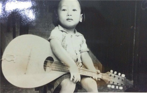 Ảnh thơ ấu dễ thương của sao Việt - 15