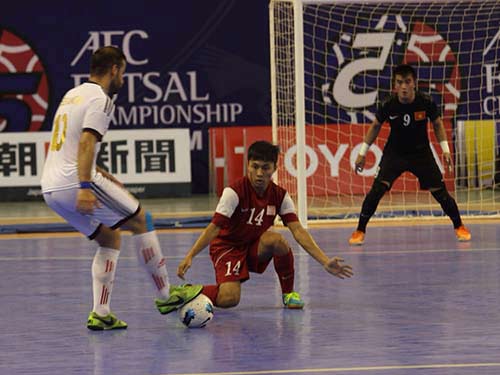 Tuyển futsal Việt Nam tiến bộ nhanh - 1