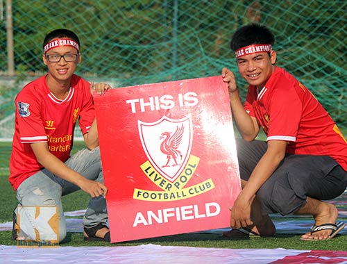 CĐV Liverpool dựng "chảo lửa" Anfield giữa Sài Gòn - 3