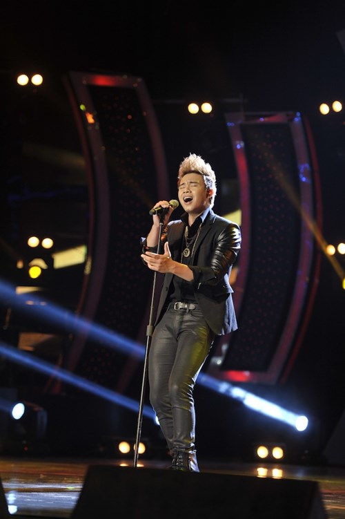 "Búp bê quái vật" vào chung kết Vietnam Idol - 7