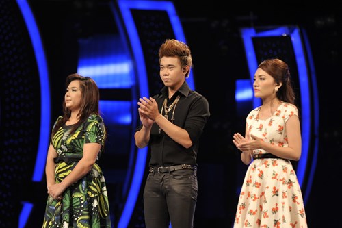 "Búp bê quái vật" vào chung kết Vietnam Idol - 1