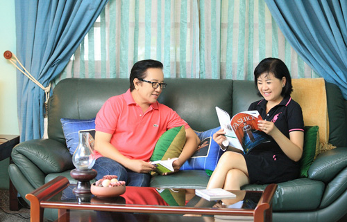 Vợ chồng Elvis Phương "quyết không buông tha nhau" - 2