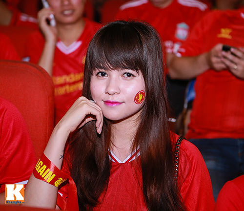 Fan Liverpool nức nở khi The Kop bị sập bẫy Chelsea - 11