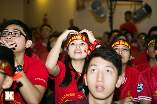 Fan Liverpool nức nở khi The Kop bị sập bẫy Chelsea - 6