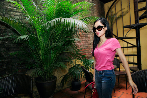 Gặp Hoàng Quyên một ngày bận rộn - 17