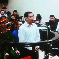 Tin tức trong ngày - Xử vụ Dương Chí Dũng: Xuất hiện tài liệu mới, tòa tạm dừng xét xử