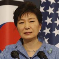 Tổng thống Hàn Quốc xin lỗi về vụ đắm phà Sewol