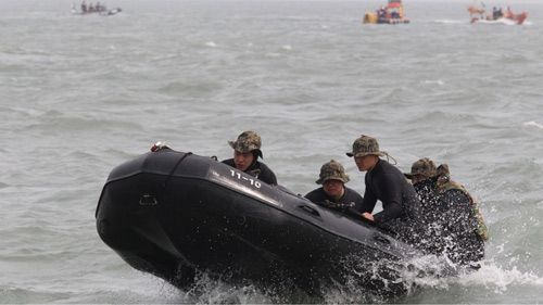 Thuyền trưởng mặc quần đùi cuống quýt rời phà Sewol - 2