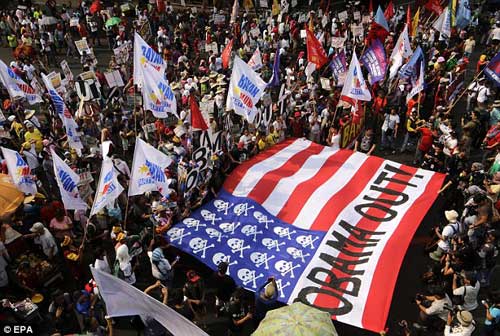 Dân Philippines phản đối việc quân Mỹ quay trở lại - 2