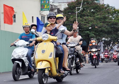 Thông xe cầu Lê Văn Sỹ ở trung tâm Sài Gòn - 5