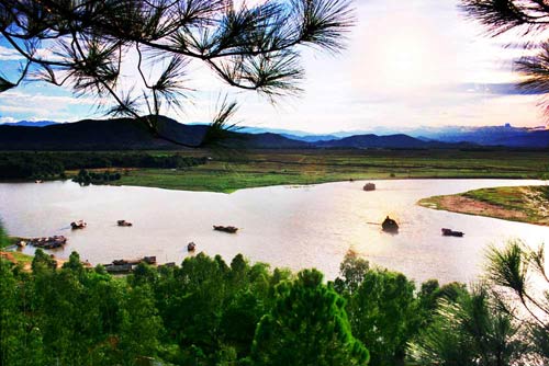 Về thăm quê hương cố Tổng Bí thư Trần Phú - 1