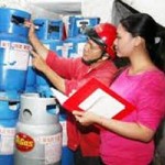 Thị trường - Tiêu dùng - Giá gas tháng 5 tăng 8.000 đồng bình 12 kg