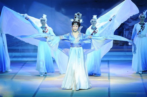 Những chàng trai hóa gái đẹp ngất ngây - 6