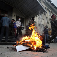 Tin tức trong ngày - Ukraine: Giao tranh ác liệt, 2 trực thăng bị bắn hạ