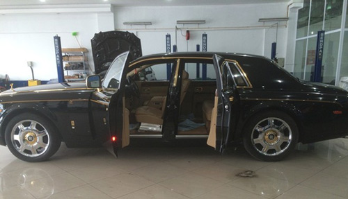 Rolls-Royce Phantom mạ vàng, in hình rồng ở Quảng Ninh - 2