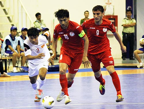 ĐT futsal VN thắng tưng bừng Tajkistan 10-4 - 1