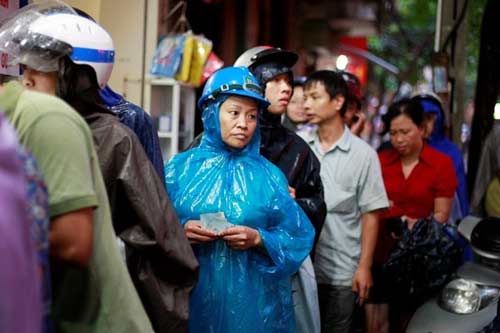 Những kiểu xếp hàng mua đồ chỉ có ở Việt Nam - 6