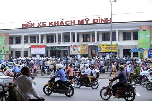 Dân vật vã trở lại thành phố sau kỳ nghỉ lễ - 4