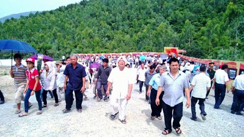 Nghỉ lễ, gần 50.000 người viếng mộ Tướng Giáp - 2