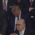 Bóng đá - Xem MU, Sir Alex ngủ gật trên khán đài