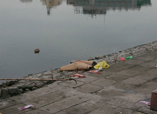 HN: Phát hiện thi thể nam giới nổi trên hồ Giảng Võ - 2