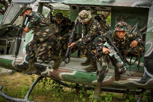 Mỹ-Philippines rầm rộ tập trận bảo vệ biển đảo - 2