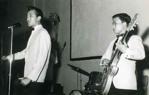 Lộ ảnh hiếm thời trẻ của Elvis Phương - 8