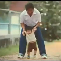 Bạn trẻ - Cuộc sống - Rớt nước mắt clip cảm động về tình cha con