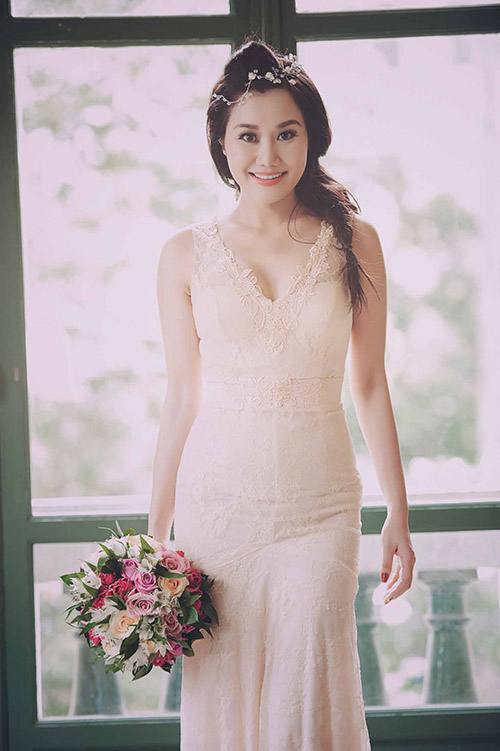Nguyệt Ánh mơ màng làm cô dâu gợi cảm - 3