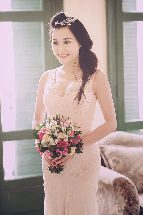 Nguyệt Ánh mơ màng làm cô dâu gợi cảm - 5