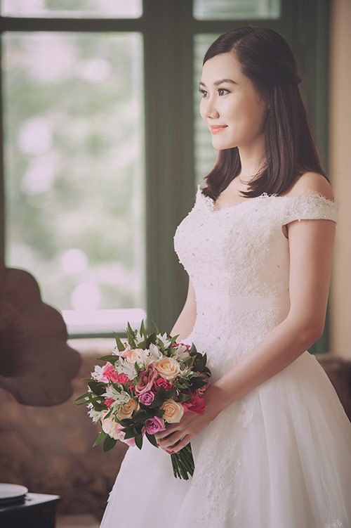 Nguyệt Ánh mơ màng làm cô dâu gợi cảm - 7