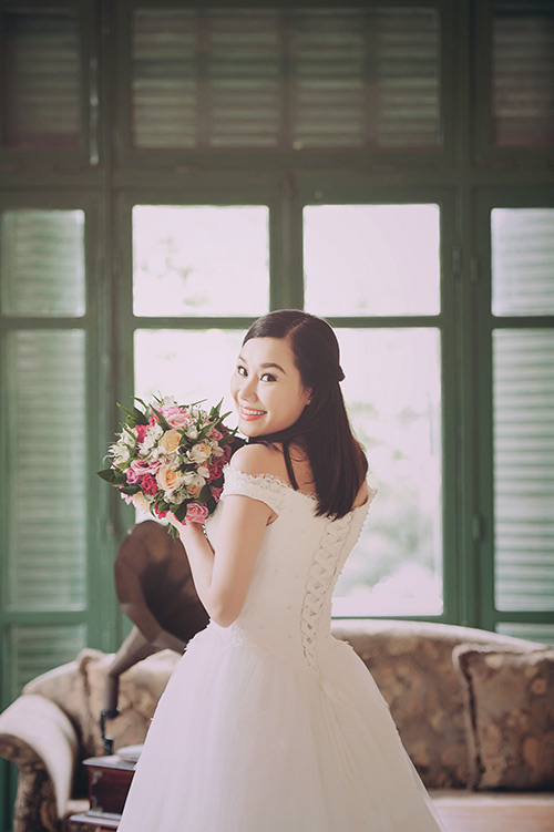 Nguyệt Ánh mơ màng làm cô dâu gợi cảm - 8