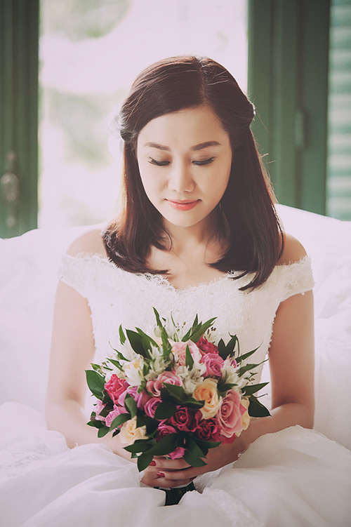 Nguyệt Ánh mơ màng làm cô dâu gợi cảm - 9